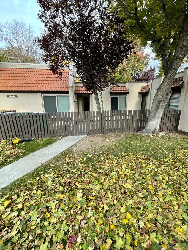 1028 Baywood Dr Unit 98A, Sparks, NV 89434 Condo for Rent in Sparks