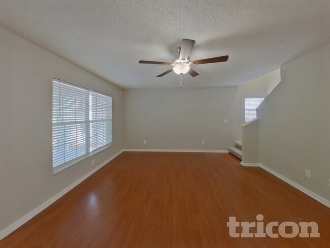 Building Photo - 914 Cape Cod Cir