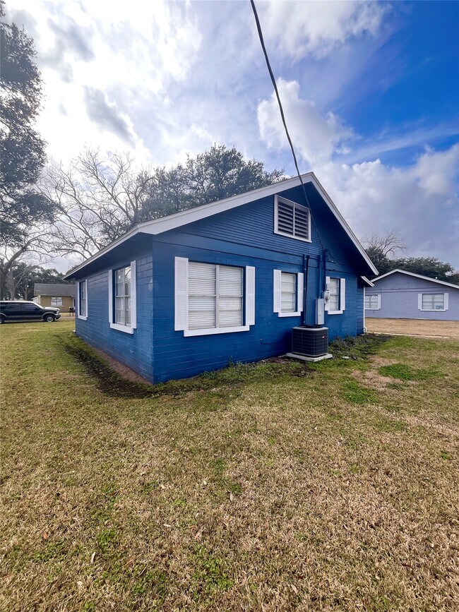 Foto del edificio - 1553 Dover St