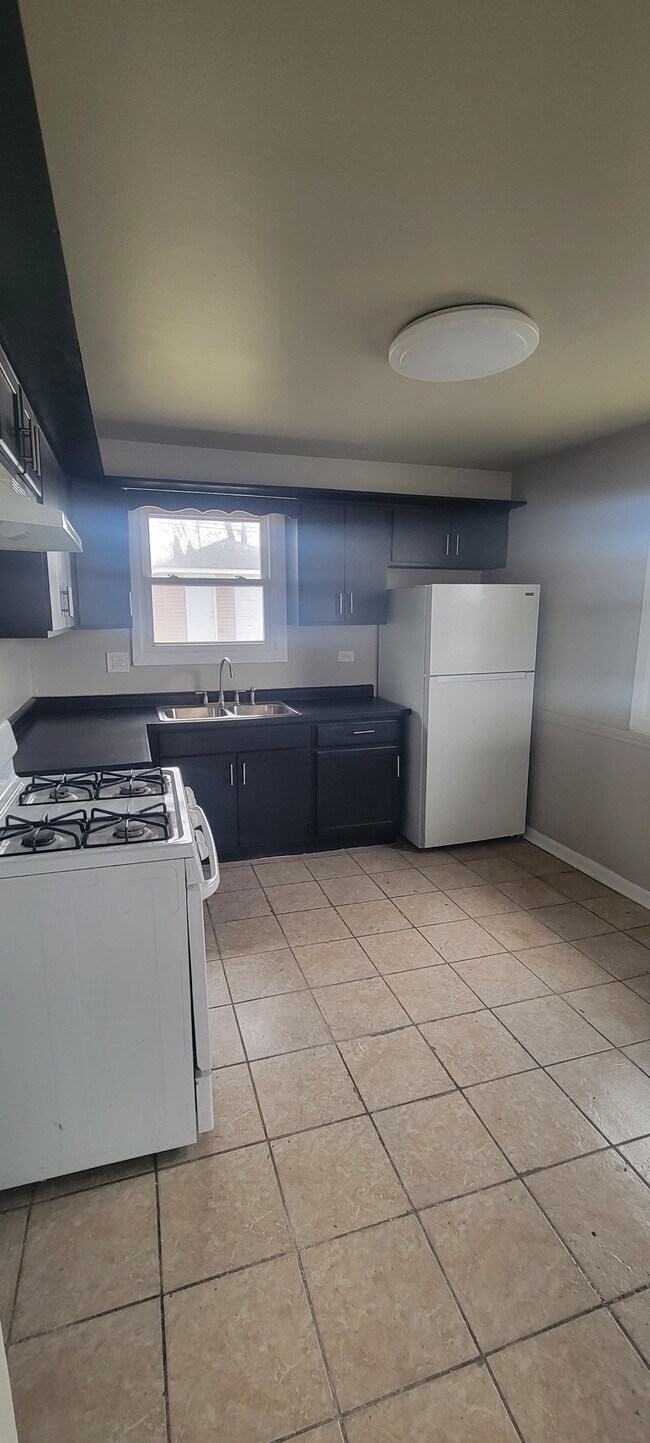 Foto del edificio - 235 Indianwood Blvd