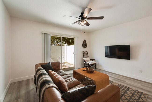 Building Photo - 3212 N 50th Dr