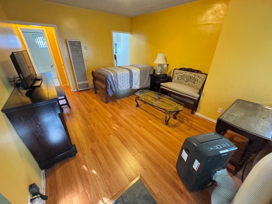 Foto principal - 1152 Irolo St