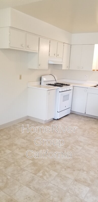 Building Photo - 3372 Glenmoor Dr