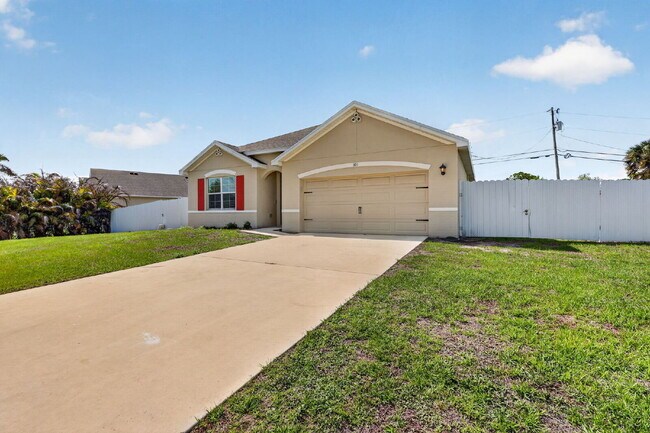 Foto del edificio - Renovated 4 Beds 2 Baths Single Family on Over a QTR Acre lot | Huge Yard