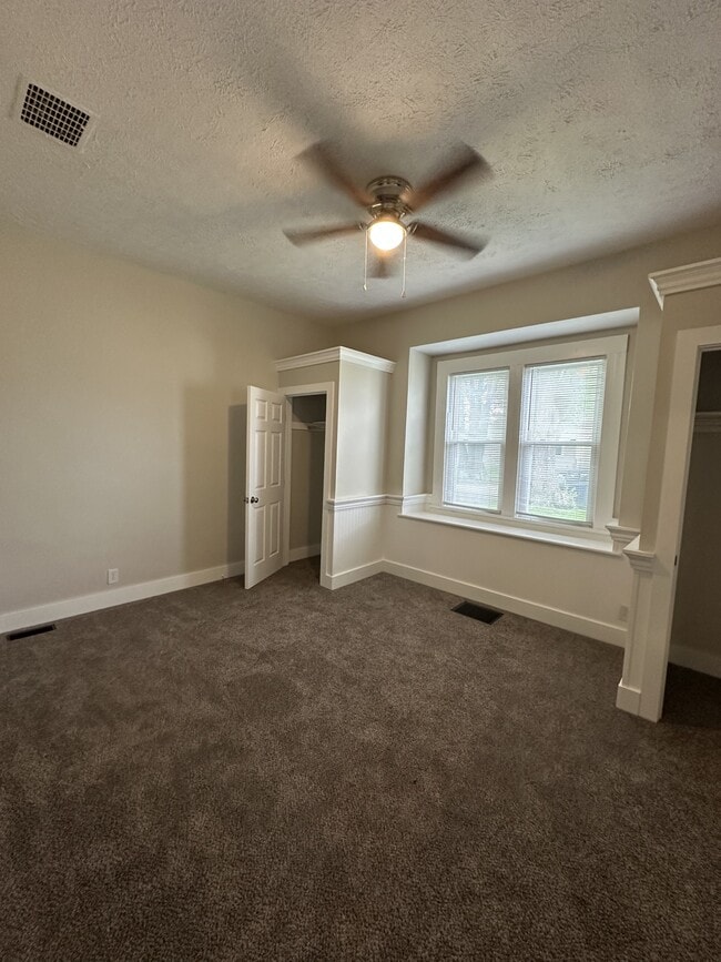 Foto del edificio - 2903 S Elm St
