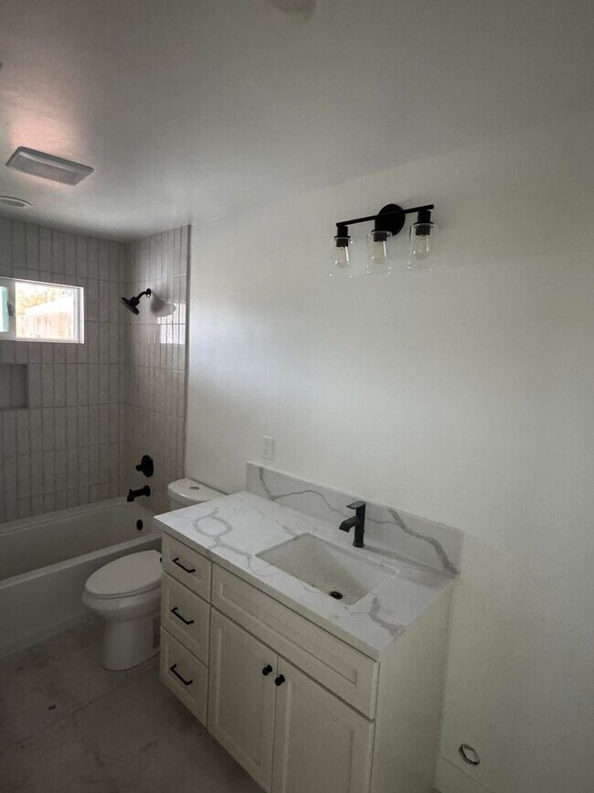 Foto del edificio - 4700 3rd St