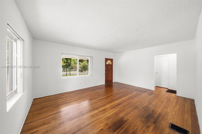 Foto del edificio - 5730 SW 42nd Terrace