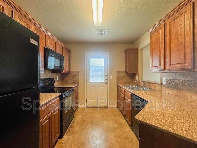 Foto del edificio - 716 E Ridge Blvd