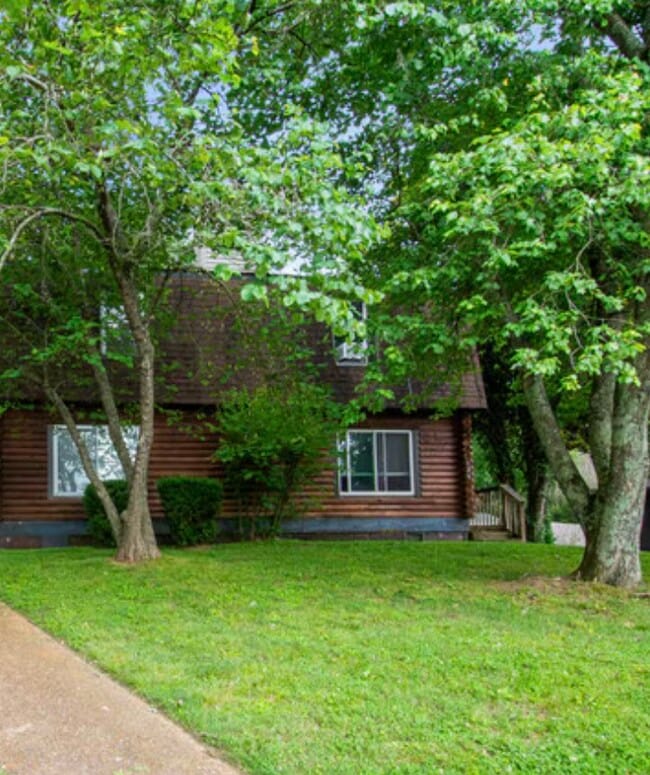 Building Photo - 129 Needles Ct