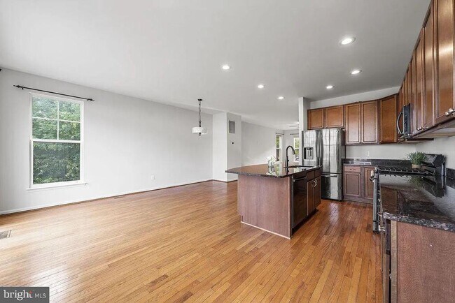 Foto del edificio - 11901 Benton Lake Rd