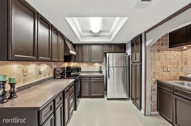 Foto del edificio - 2 br, 2 bath  - 18040 Midway Rd Apt 204