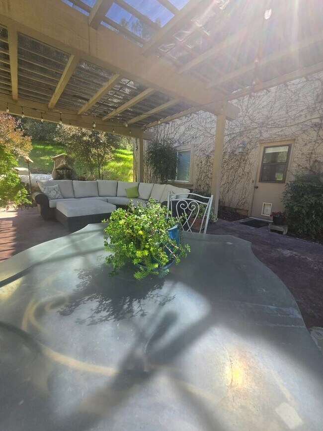 Foto del edificio - 4979 Florence Ct