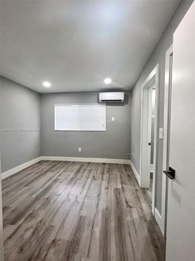 Foto del edificio - 6310 SW 79th St