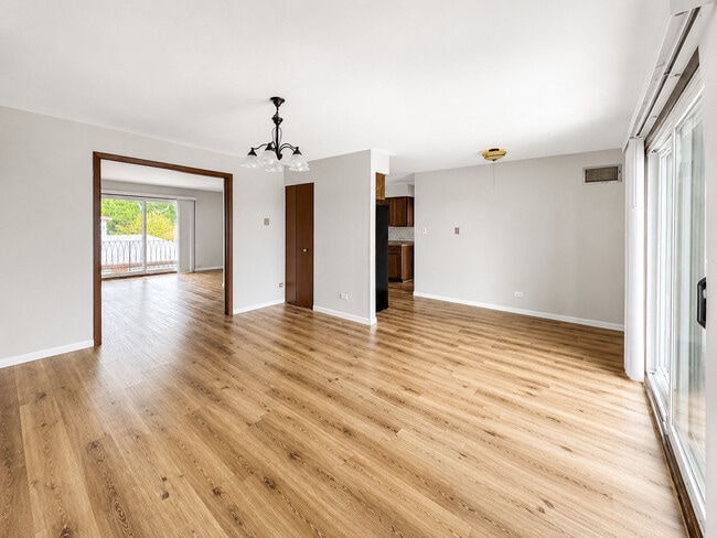 Building Photo - 7915 S 84th Ave