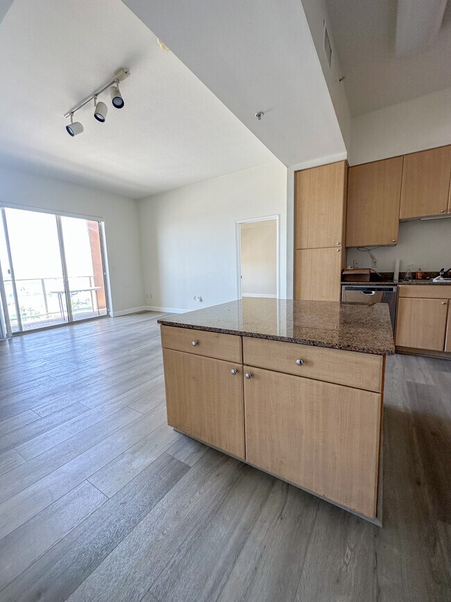 Foto del edificio - 488 E Ocean Blvd