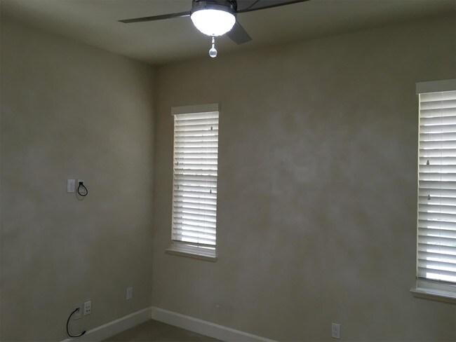 Building Photo - 262 Grazia Ave