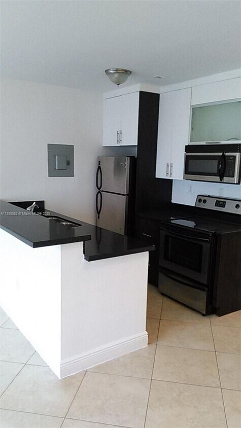 Foto principal - 1034 Lenox Ave.