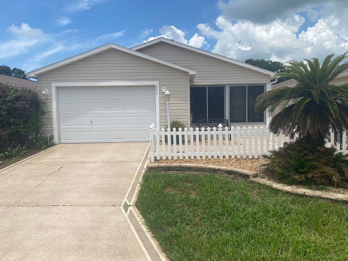 Primary Photo - Lovely and Spacious Unfurnished, 2 + 2 Pat...