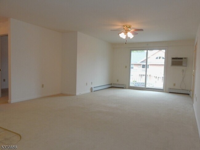 Foto del edificio - 59 Jane Dr