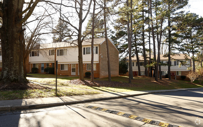 Building Photo - Brookwood Apartments