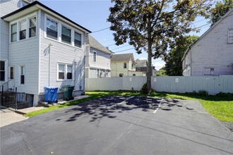 Building Photo - 14 Vick Park A