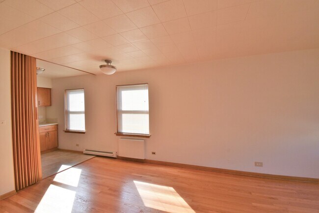 Building Photo - 233 S Highland Ave