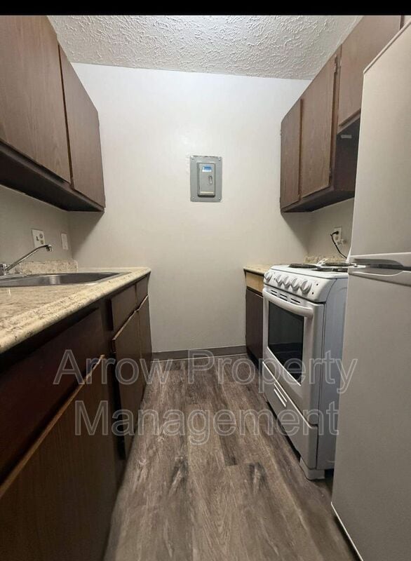 Building Photo - 1215 E St