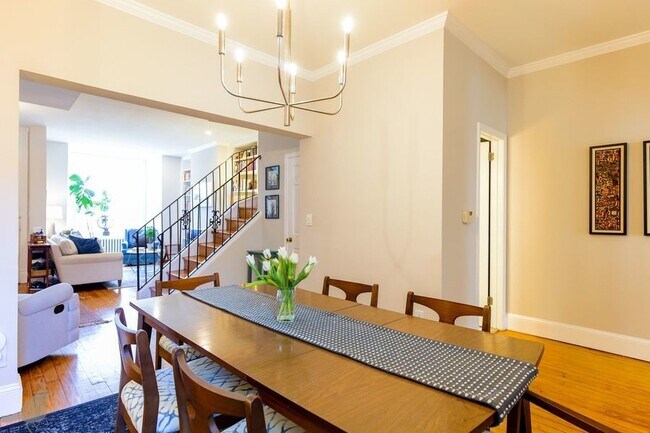 Building Photo - *6 month lease maximum* Gorgeous 3 Bedroom...
