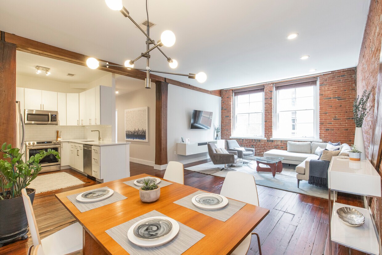 Open concept living and dining room - 8 S Letitia St