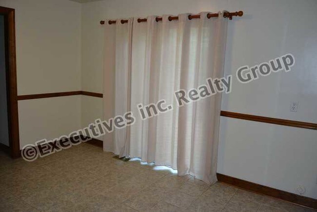 Building Photo - Colonial Home In Brandermill