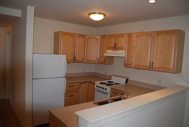 Kitchen - 111 Park St