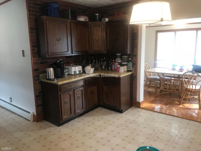 Building Photo - 3 br, 1 bath  - 48 Springfield St # 3