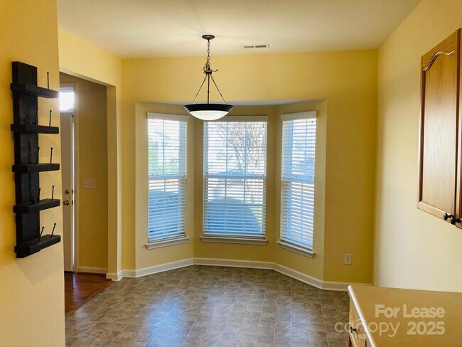 Foto del edificio - 7920 Mariners Pointe Cir