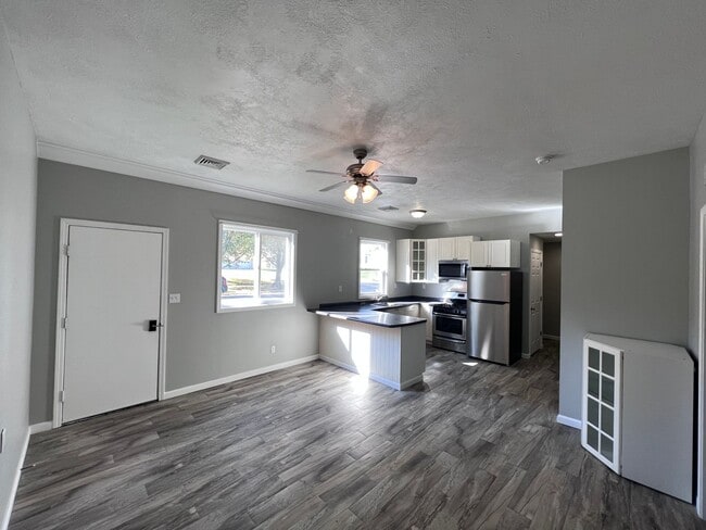 Building Photo - Fully renovated 2 bedroom unit with attach...