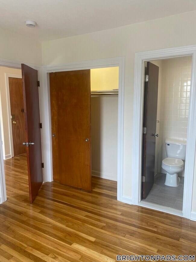 Foto del edificio - 176 N Beacon St