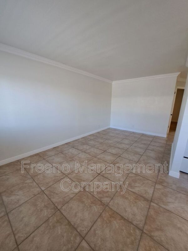 Building Photo - 1312 E Bulldog Ln