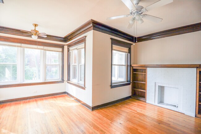 Foto del edificio - 1300 W Albion Ave