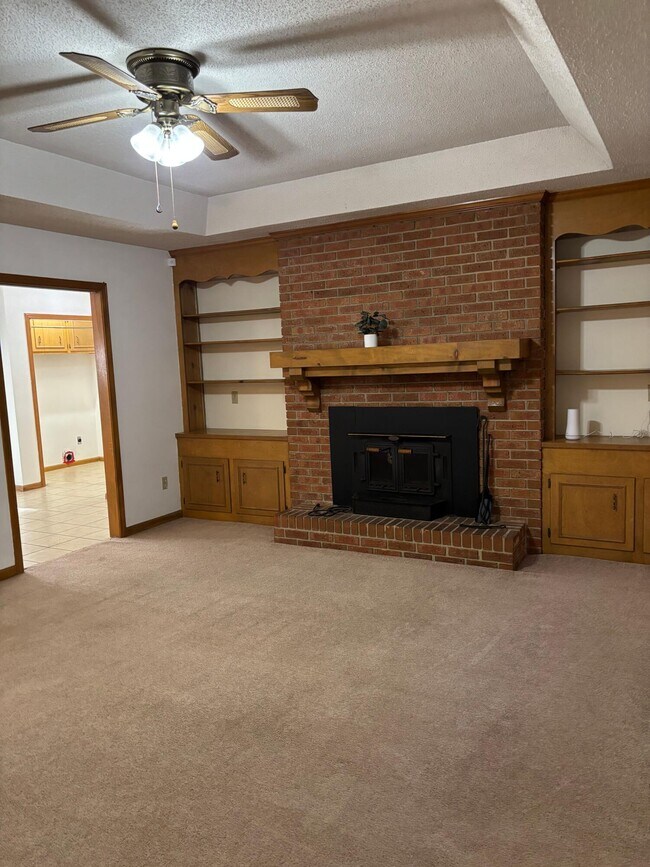 Foto del edificio - 1460 Crowndale Dr