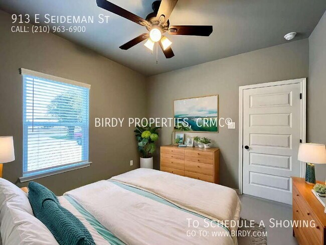 Building Photo - 913 E Seidemann St