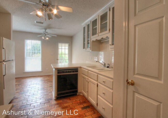 Building Photo - 3 br, 2 bath House - 10 Fox Run