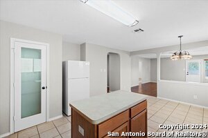 Building Photo - 342 Fontana Albero