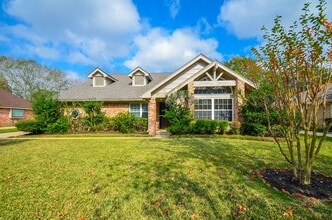 Building Photo - 2819 Pineleaf Dr