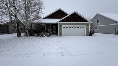 Building Photo - 3003 Oliver St