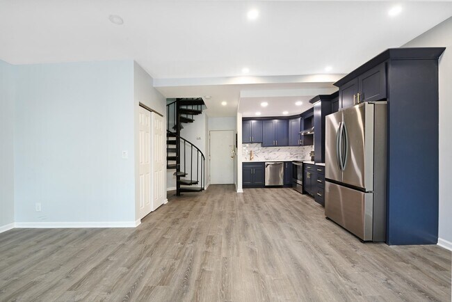 Building Photo - 43-49 Van Wagenen Ave Unit 1C