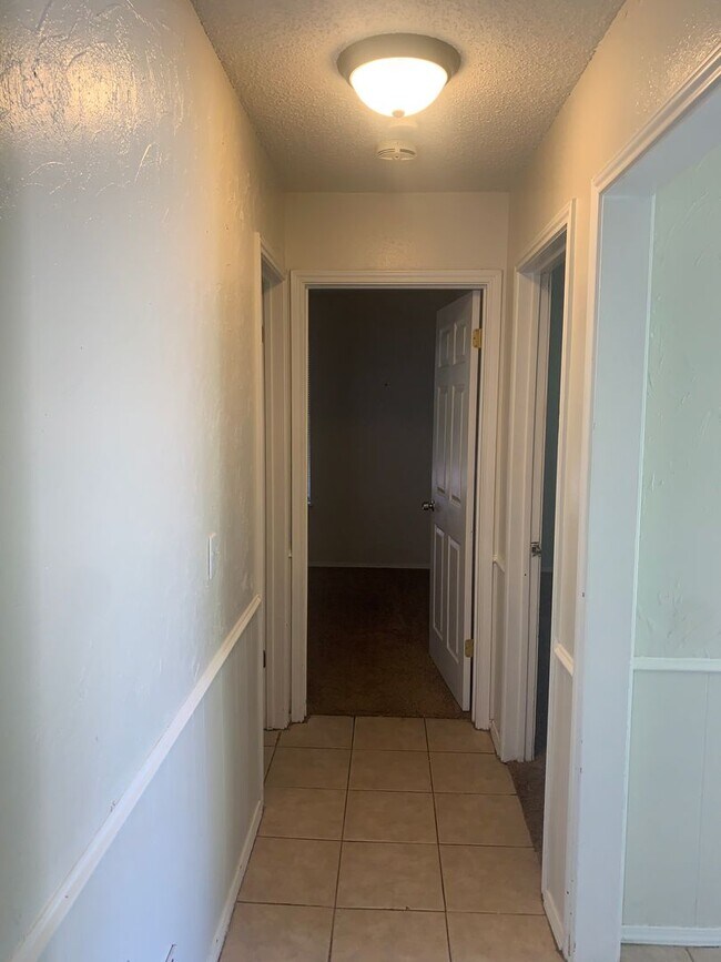 Foto del edificio - 4bedroom in 2bathroom located in Avondale