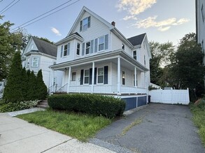 Building Photo - 7 Spruce St
