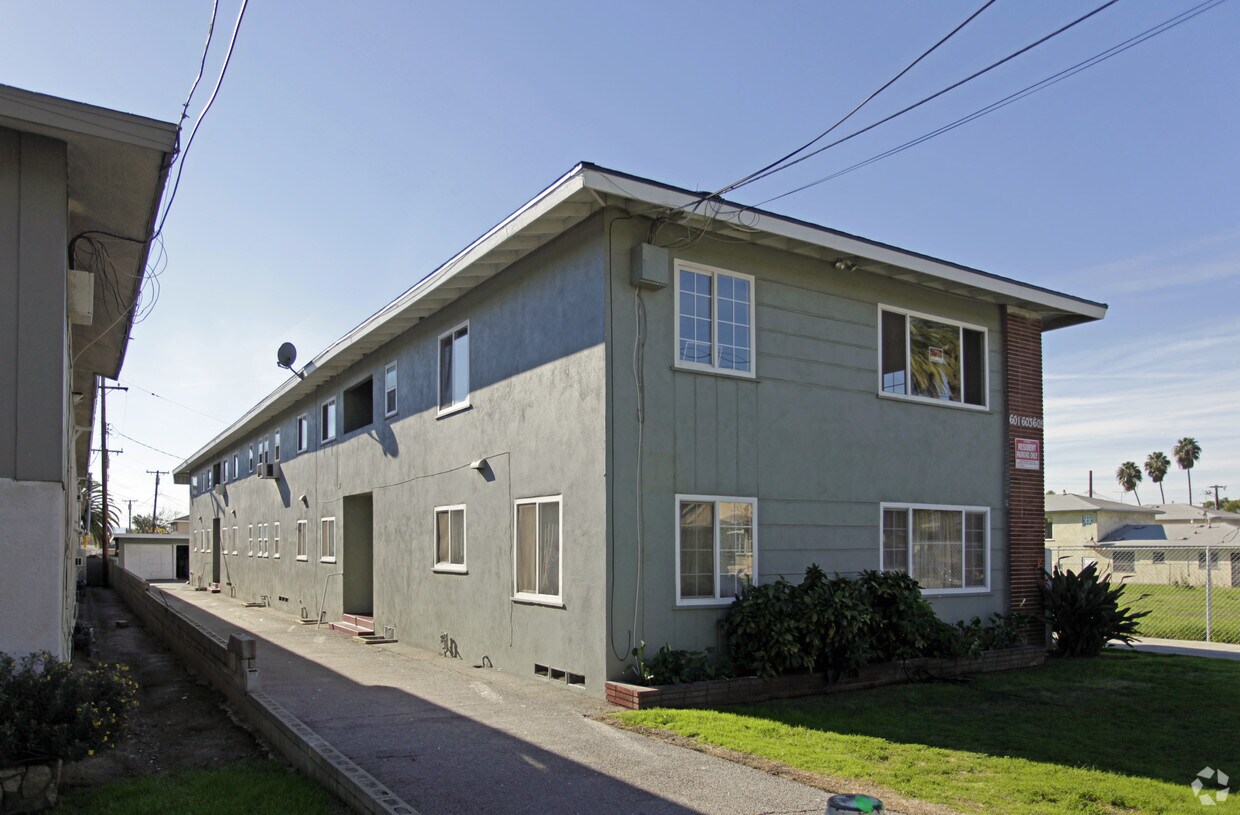 Building Photo - 601-605 W D St