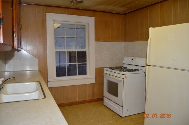 Foto del edificio - Affordable rent 2 bedroom 1 bath house