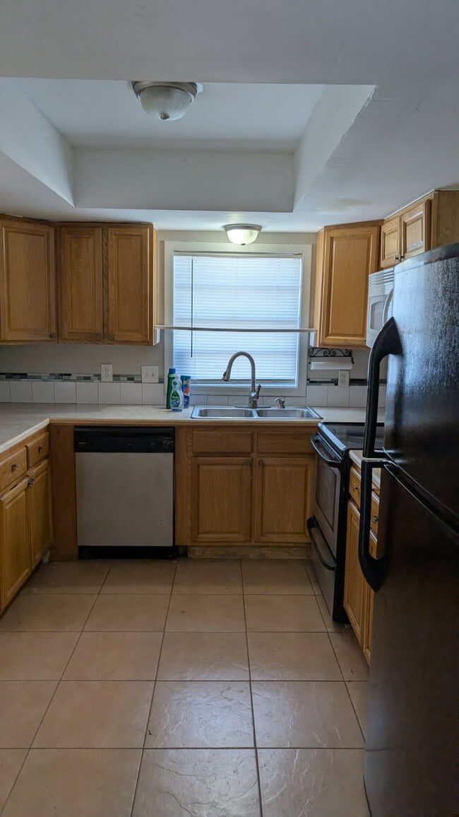 Building Photo - 714 59th Ave Dr W