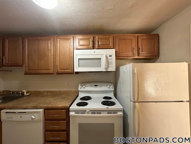 Building Photo - 122 Dustin St